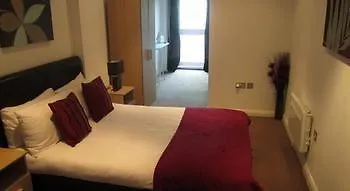 Готель Woodlock Лідс